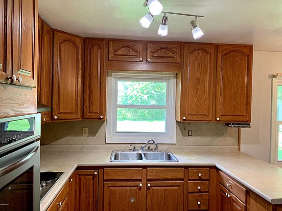 5th image of 1512 Silverbrook Ave