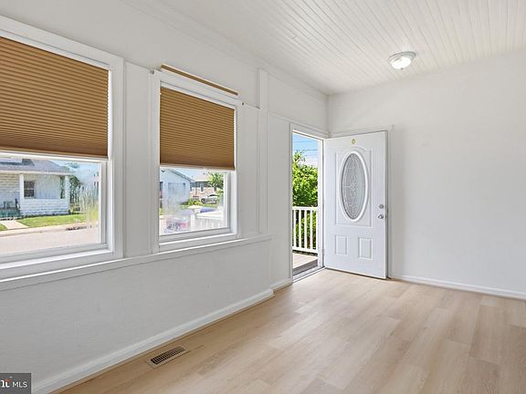 3rd image of 113 Margaret Ave