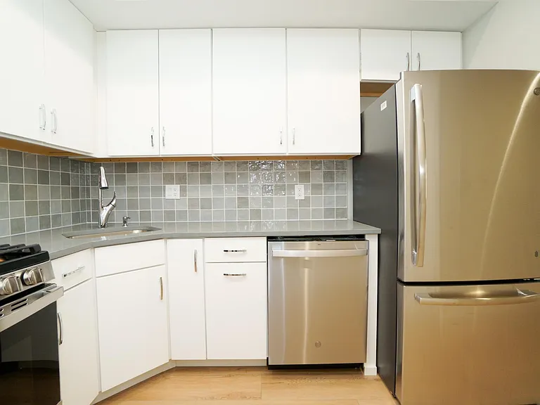 1729 Mifflin St #2 — Photo 4