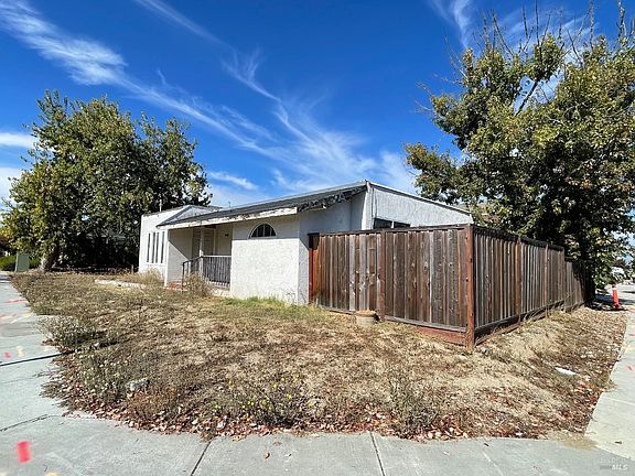 4th image of 2285 San Miguel Avenue
