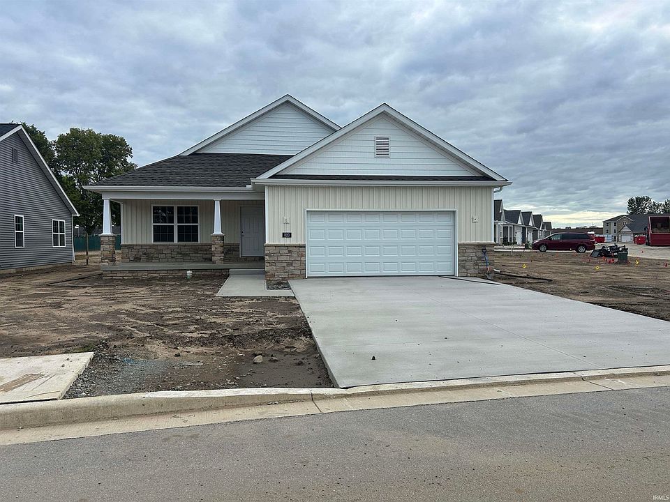 1st image of 820 Apache Dr #3