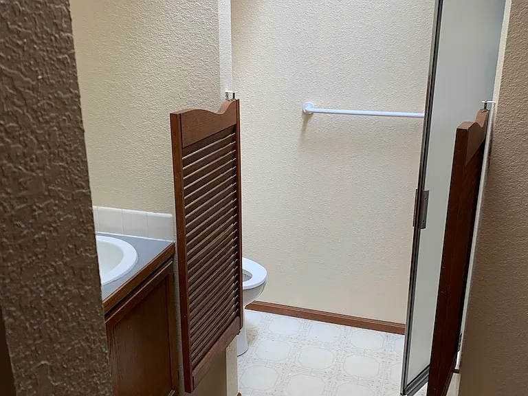 919 Queens Ct — Photo 7