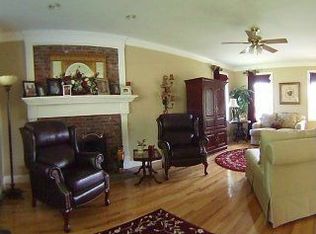 262 Maiden Ln, Durham, CT 06422