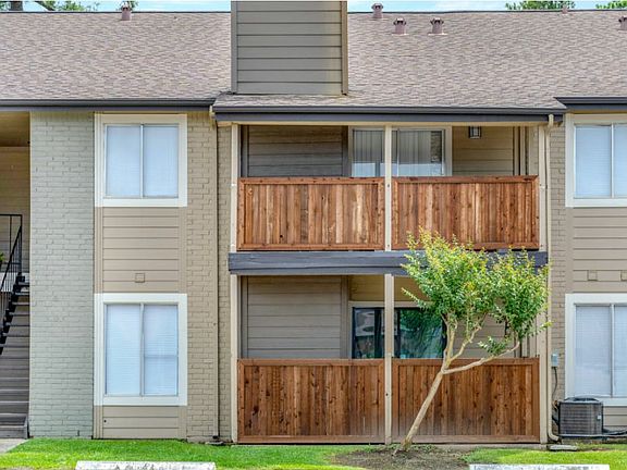 3rd image of 407 Greens Rd #807