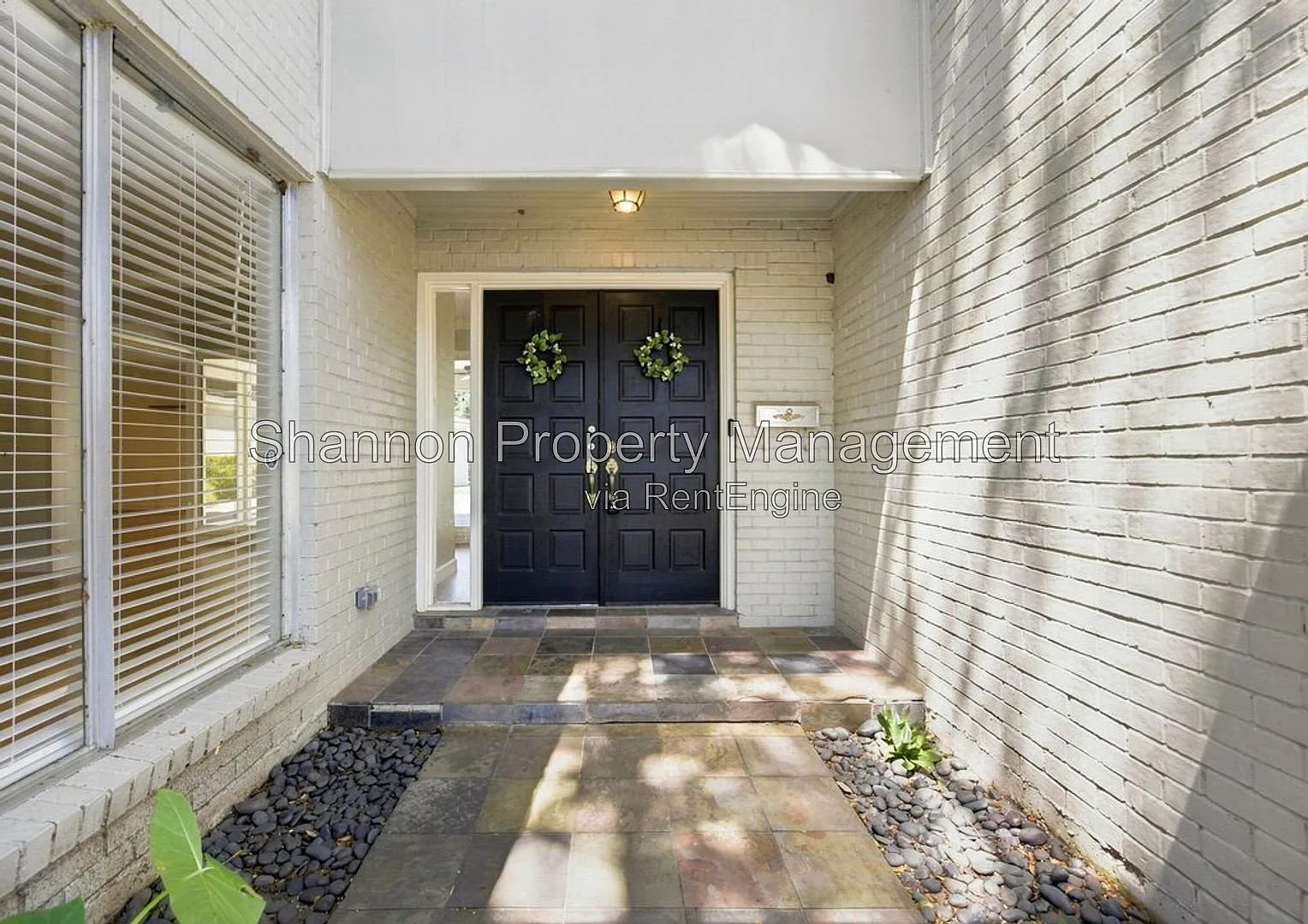 4 bed, 2.0 bath, 2257 sqft, $2,950 — Photo 2