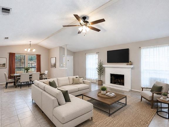 2nd image of 1202 Thorpe Ln APT 315
