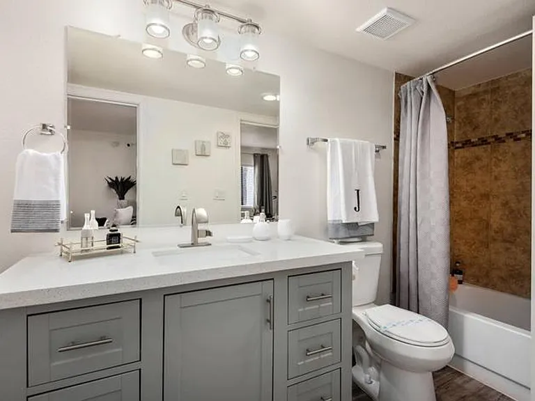 The Molino Apartments — Photo 48