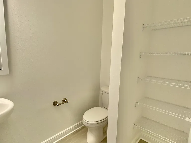 160 Kara Lake Dr — Photo 14
