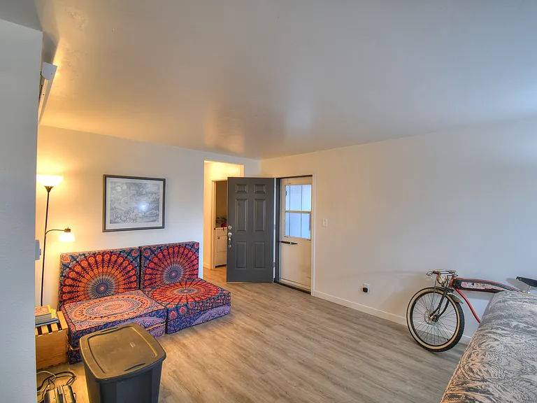 910 I St #C — Photo 16