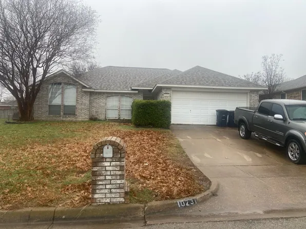 10231 Gray Oak Ln, Fort Worth, TX 76108