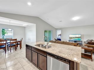 700 NW 8th Ter, Cape Coral, FL 33993