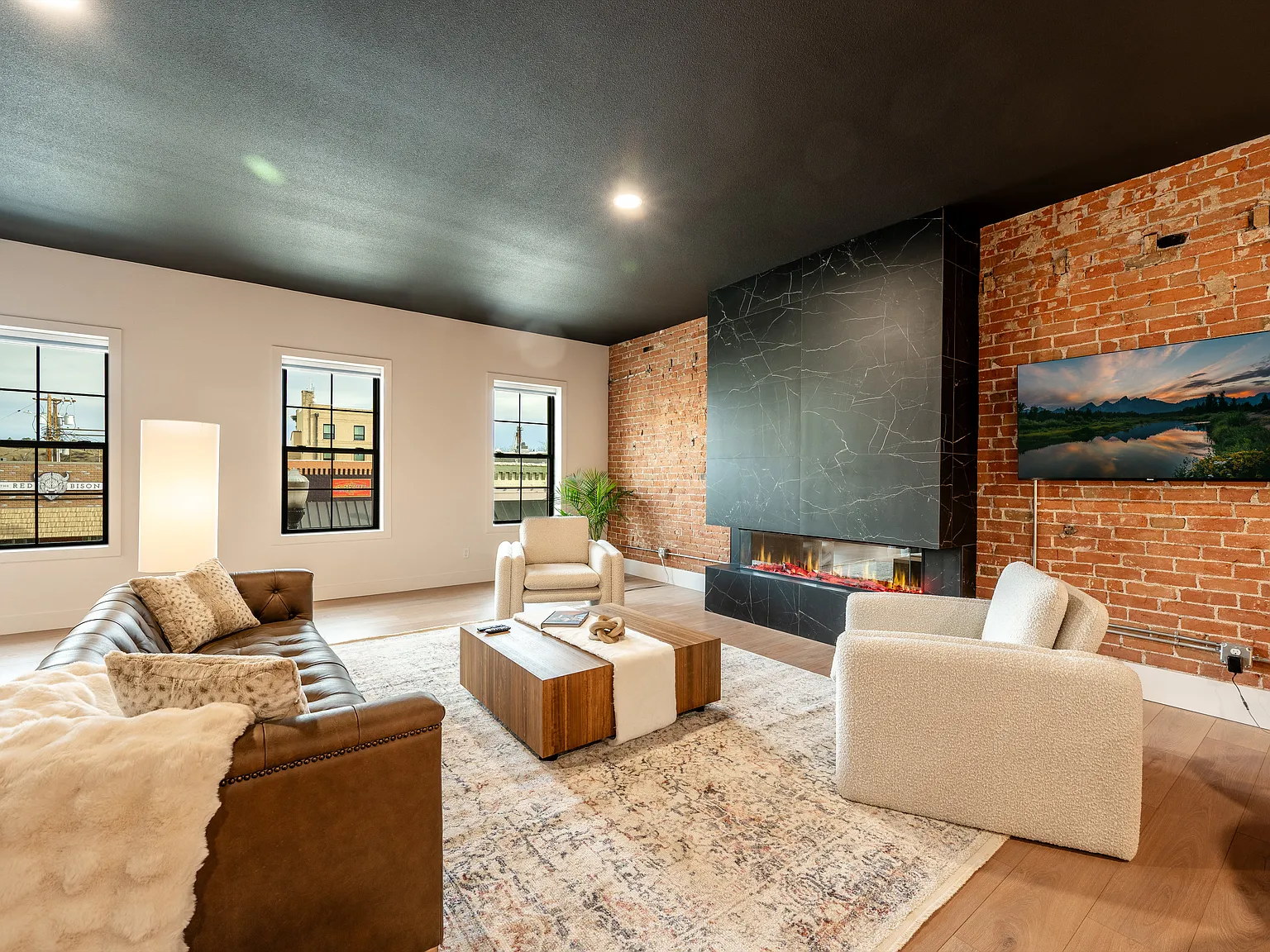 2 bed, 2.5 bath, 2200 sqft, $4,800 — Photo 3