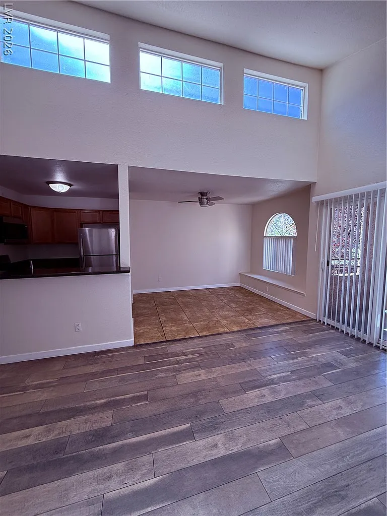 3 bed, 2.0 bath, 1061 sqft, $1,700 — Photo 1
