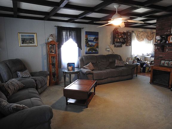 3rd image of 117 Dubois Ave