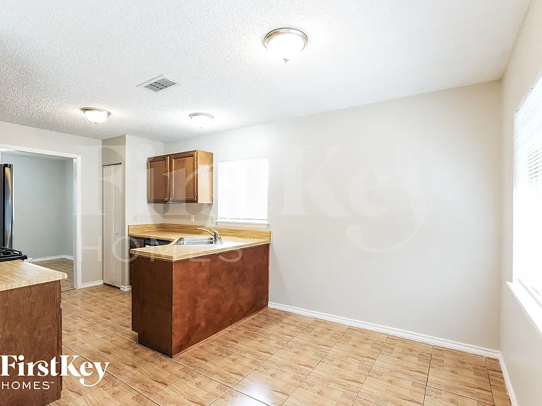 10232 Flatland Trl — Photo 6