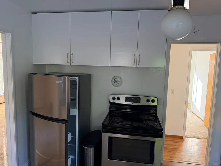 904 Hiller St — Photo 5