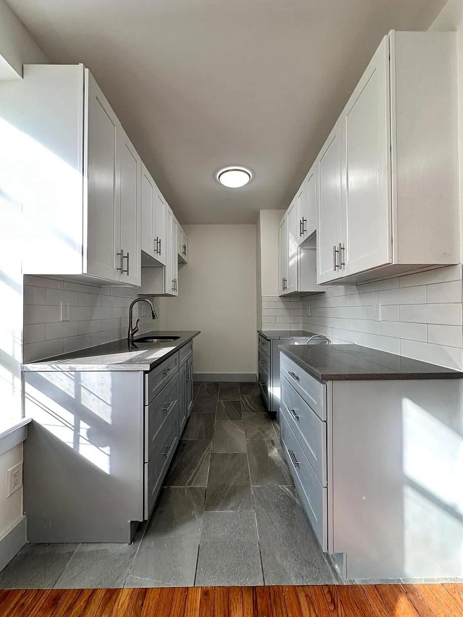 Building Photo - 1030 Carroll St #3C