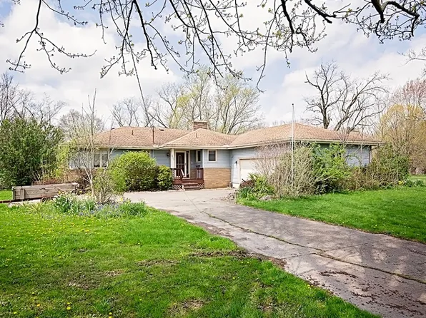 2537 Grafton Rd, Grafton, OH 44044