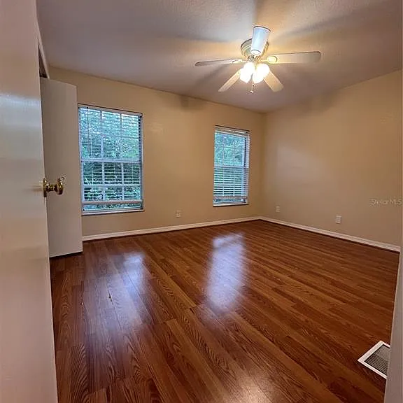 37240 Embassy Park Ln — Photo 6