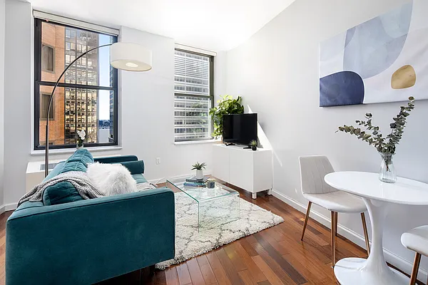 Rented by Compass | media 28