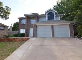 1724 Pacific Pl, Fort Worth, TX 76112