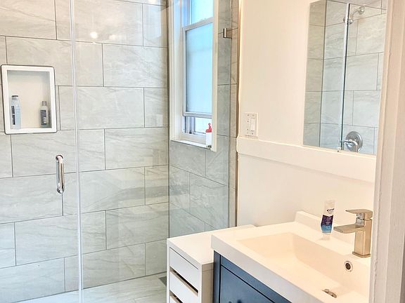 5th image of 850 Presidio Ave #1