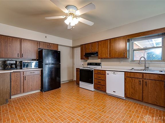 4th image of 428 Magie Ave