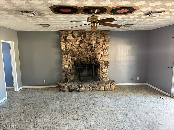 4th image of 5028 Sawyer Ave