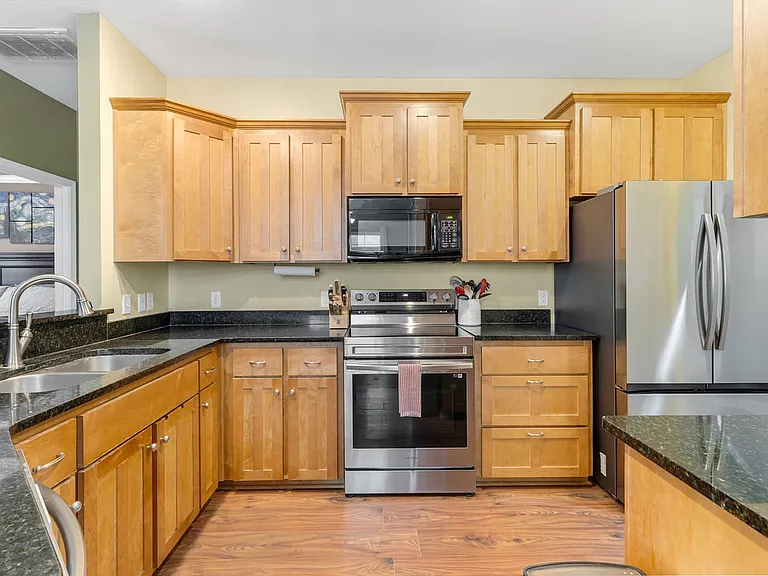 232 Cottonham Ct — Photo 15