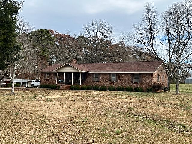 4 bedroom/2 bath brick home