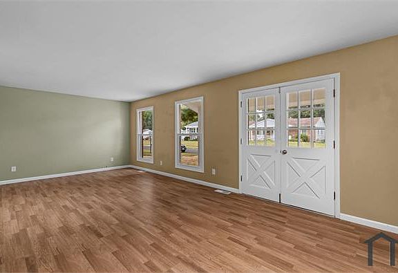 5th image of 2545 Oakwood Manor Dr