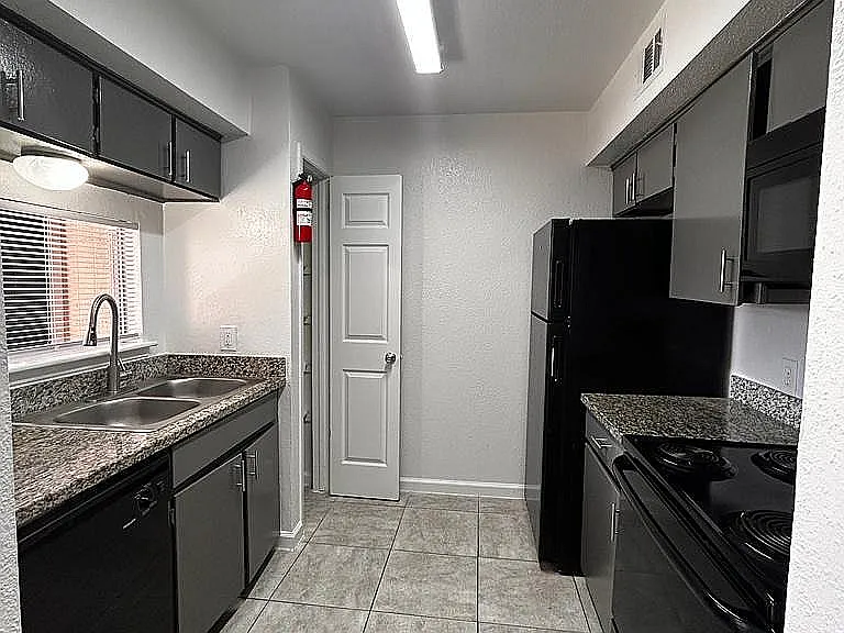Ashford Casa Serena - Kitchen