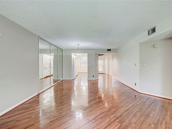 5th image of 1603 Abaco Drive #H2