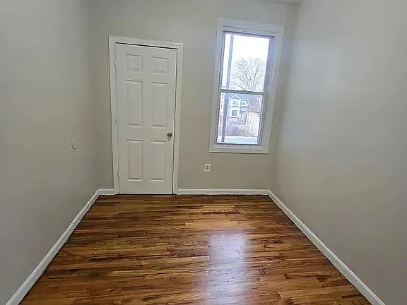 3 bed, $1,995 — Photo 4