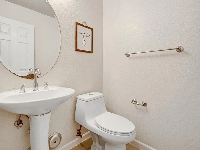 3276 Shiraz Pl — Photo 16