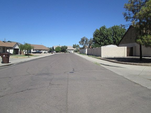 3rd image of 9520 N 90th Ln
