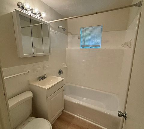 4th image of 707 Bedford St APT 2