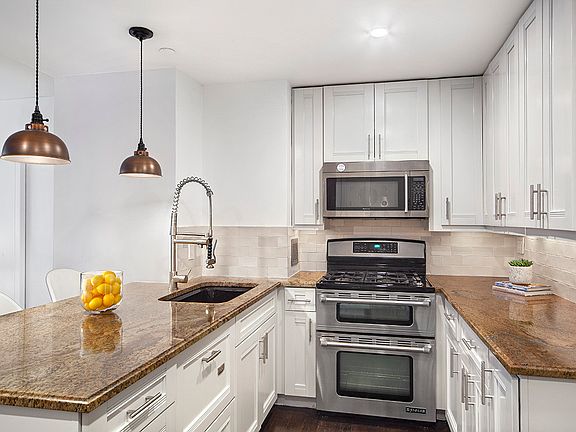 4th image of 130 E 18th St #2LM