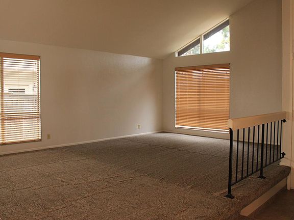 3rd image of 14772 Canterbury Ave