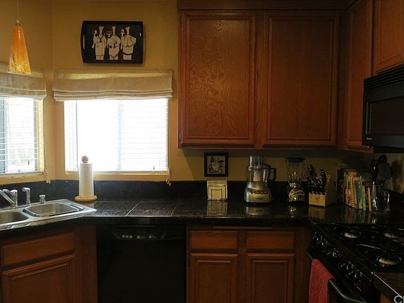 5th image of 260 Victoria St #17
