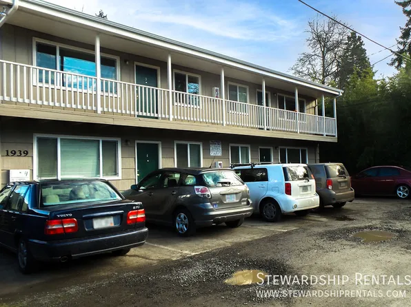 1939 Agate Aly APT 4, Eugene, OR 97403