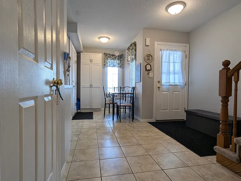 69 Jonathon Ct — Photo 3