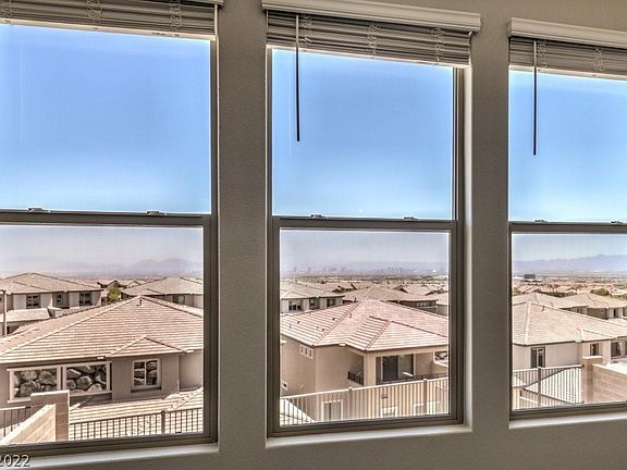 5th image of 372 Red Feather Peak Ct
