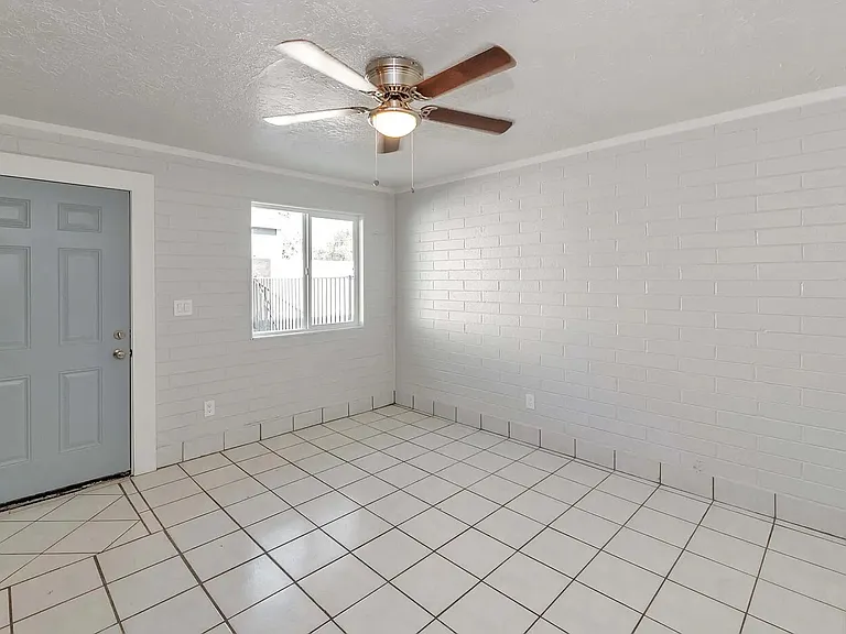 732 W Southgate Ave #2 — Photo 11