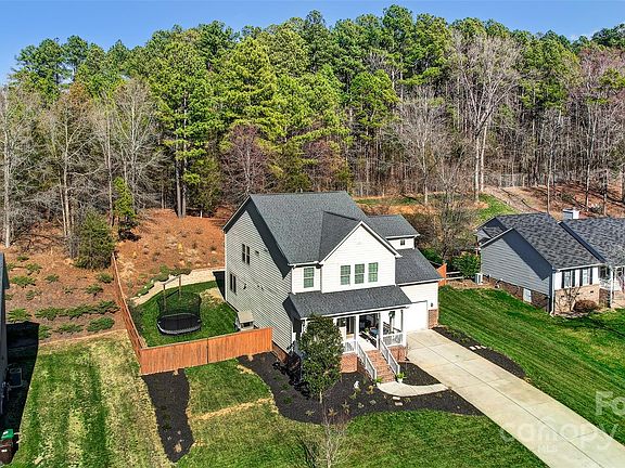 2nd image of 204 Southfork Ln