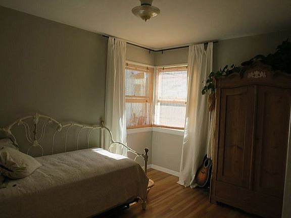 Upstairs Bedroom 2