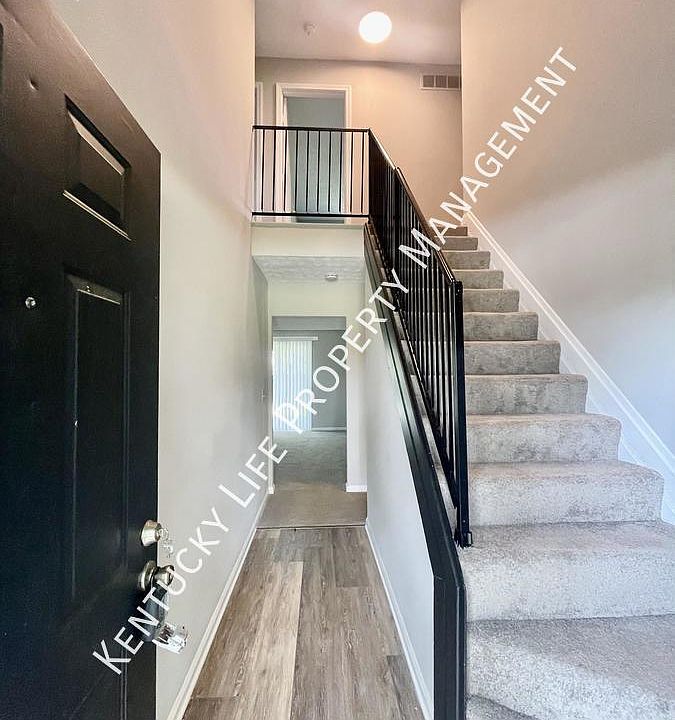 1st image of 416 Schenkel Ln