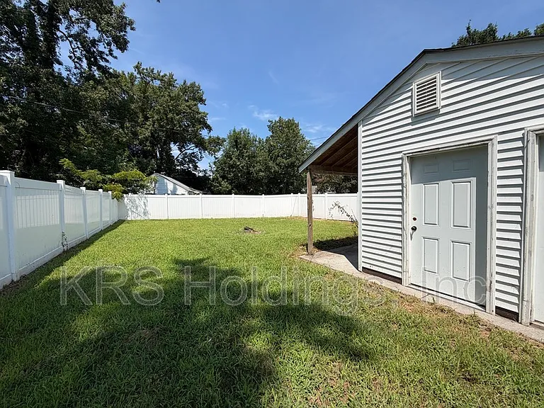 408 Stockton Rd — Photo 8