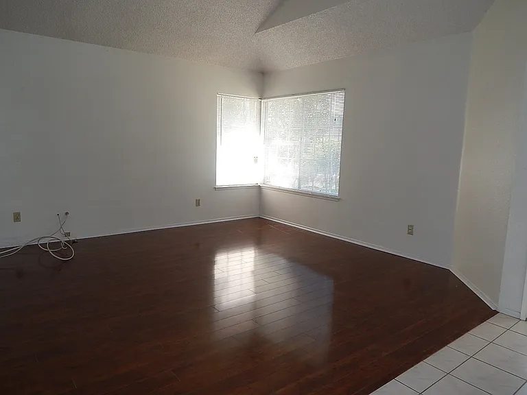 20410 Mesa Oak Dr — Photo 4