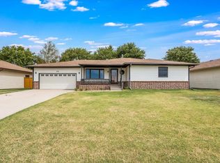16 Swanee Dr, Goddard, KS 67052
